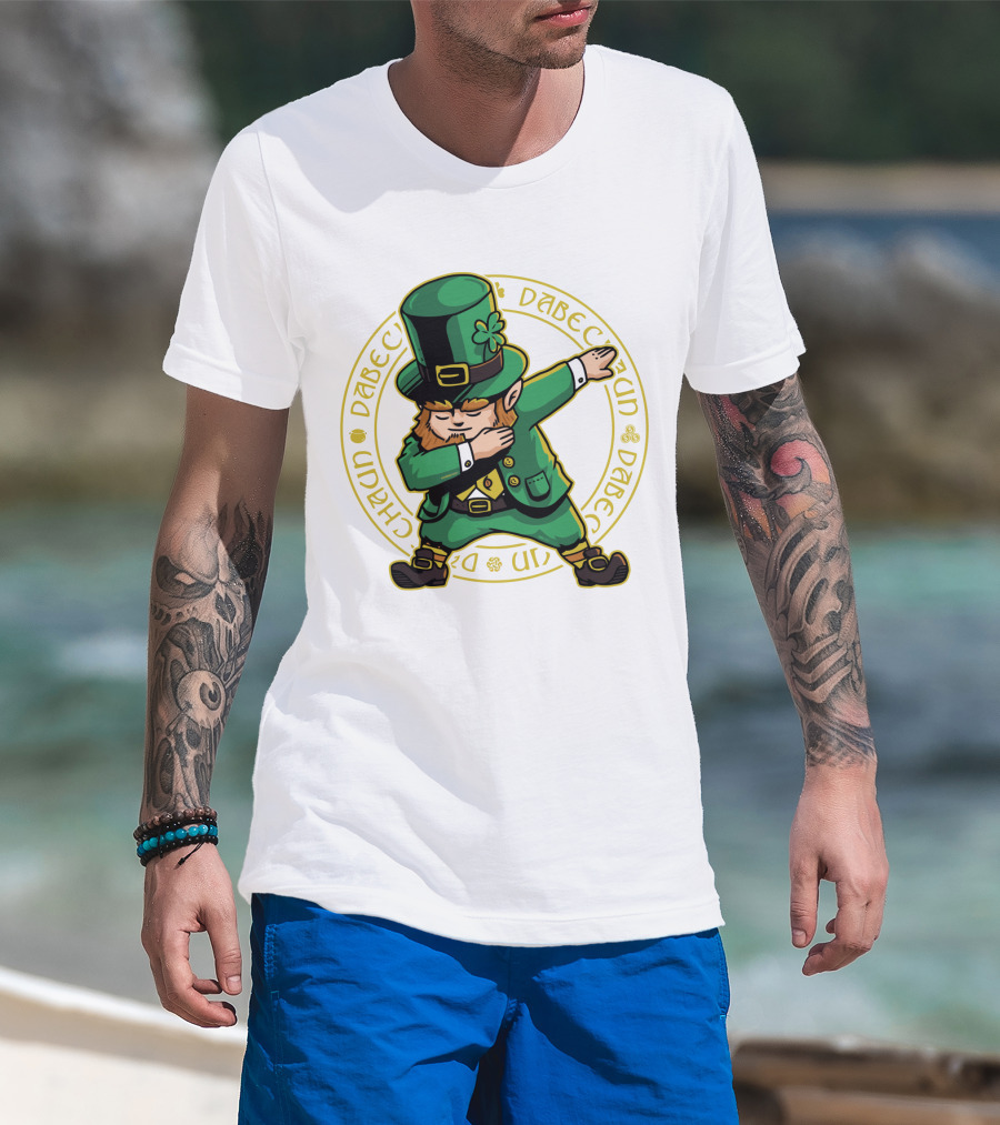 St Patrick's Day Dabbing Leprechaun With Shamrock Hat T-Shirt