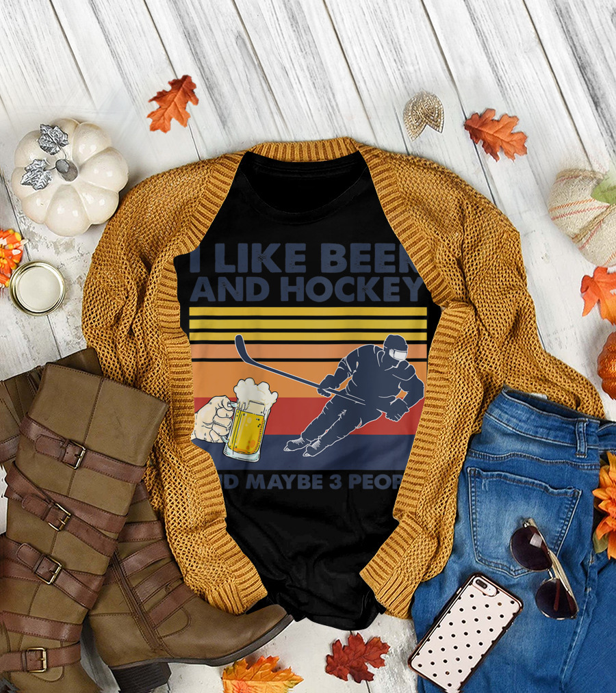 I Like Beer and Hockey Maybe 3 People Retro Vintage Baseball Raglan T-Shirt