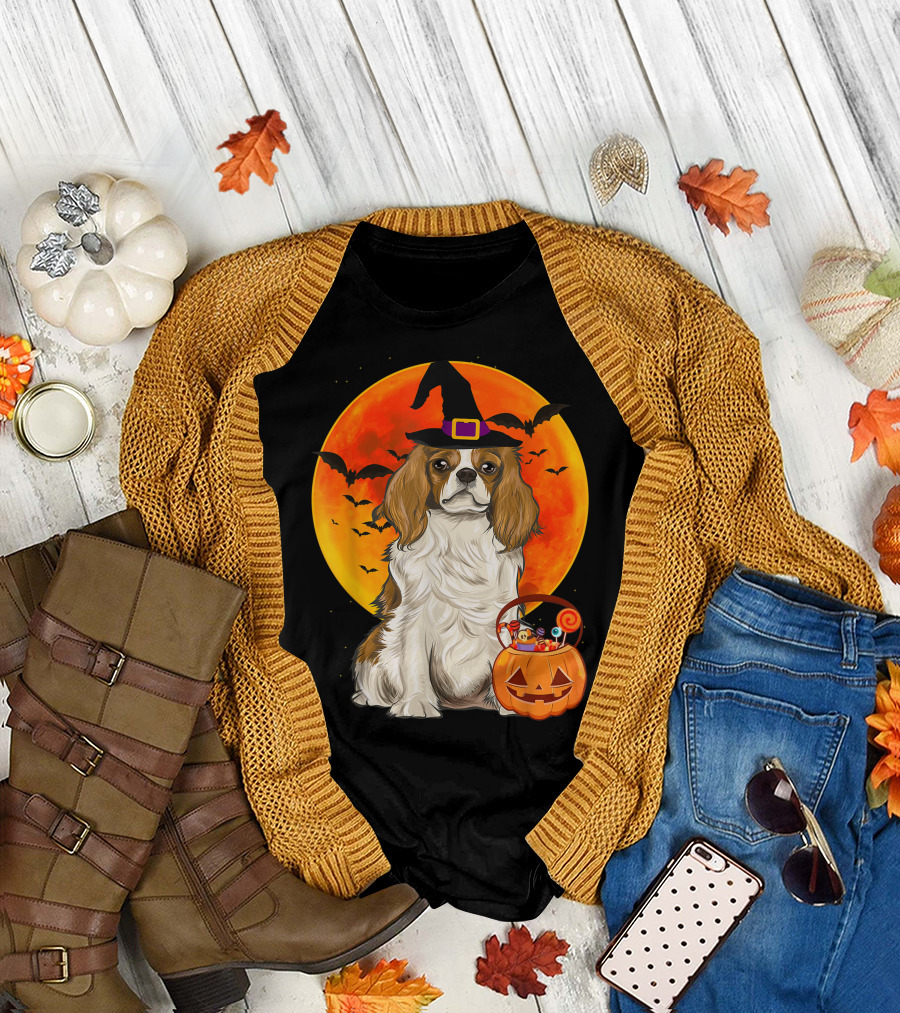 Halloween Cavalier Charles Spaniel with Pumpkin and Bats T-Shirt