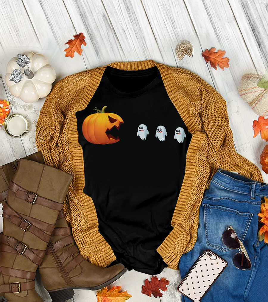Halloween Jackolantern Chasing Ghosts Pumpkin Ghost Hunter T-Shirt