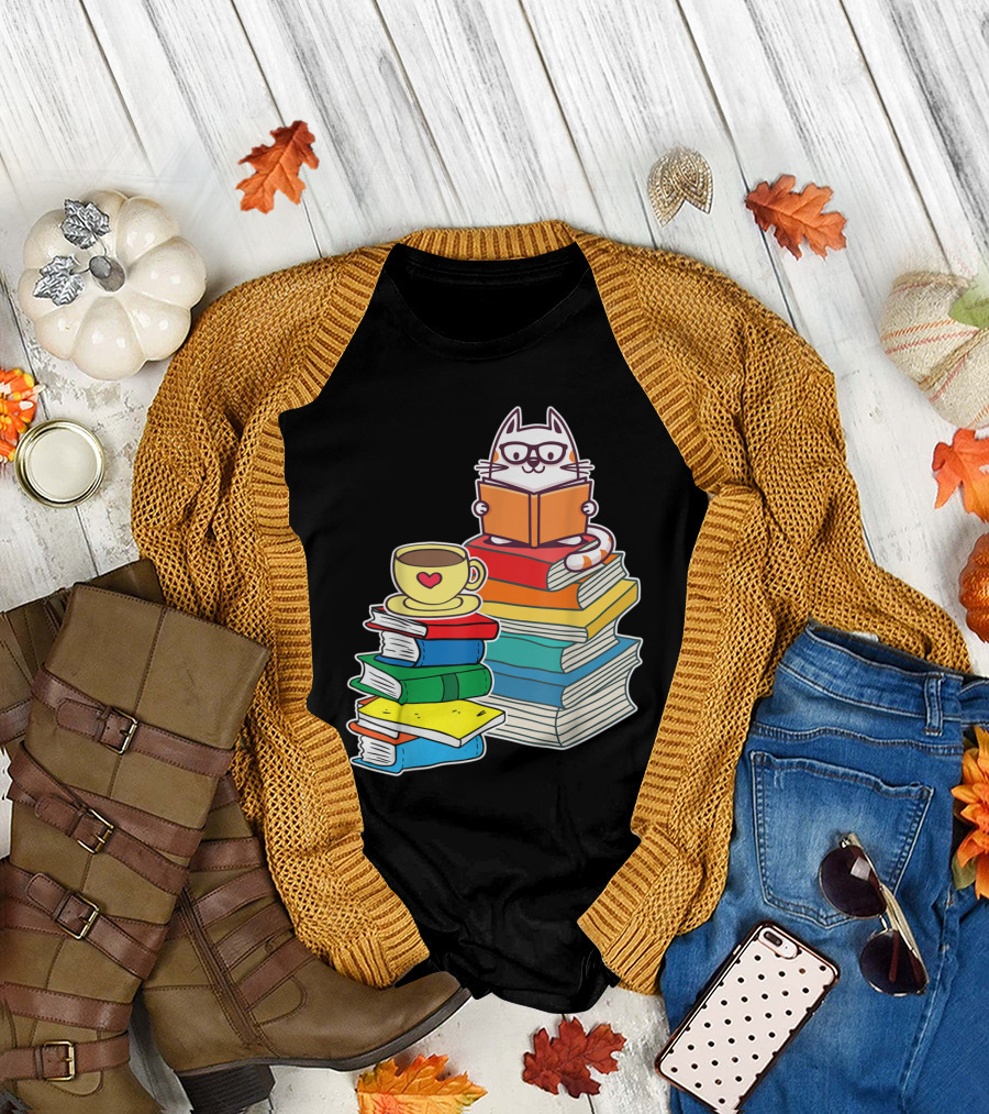 Cat Enjoying Books and Coffee with Heart Motif T-Shirt
