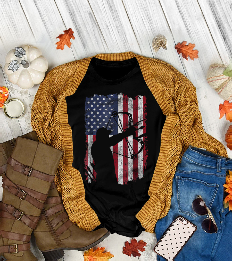 Distressed Compound Bow Archer American Flag Background T-Shirt