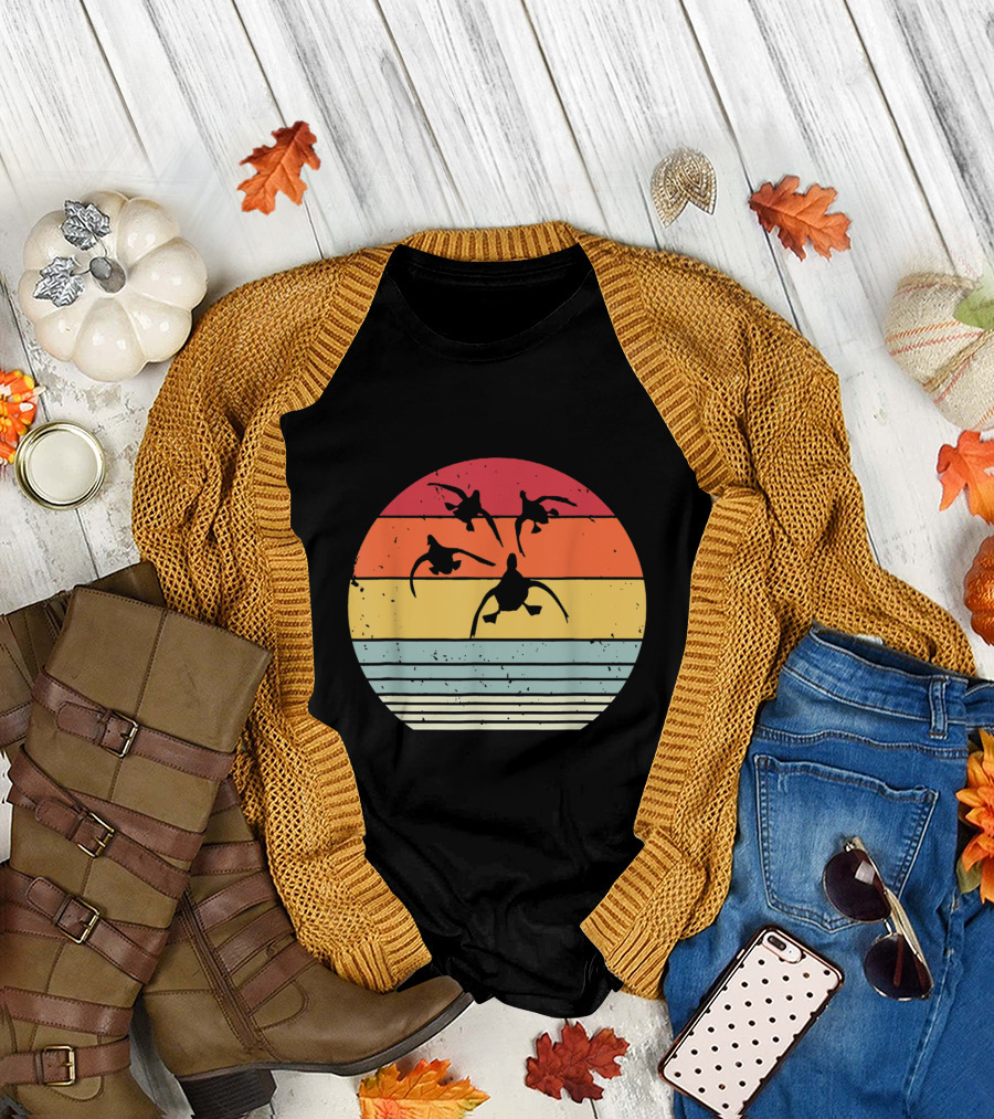 Duck Hunting Vintage Sunset Flying Silhouette Retro Stripes T-Shirt
