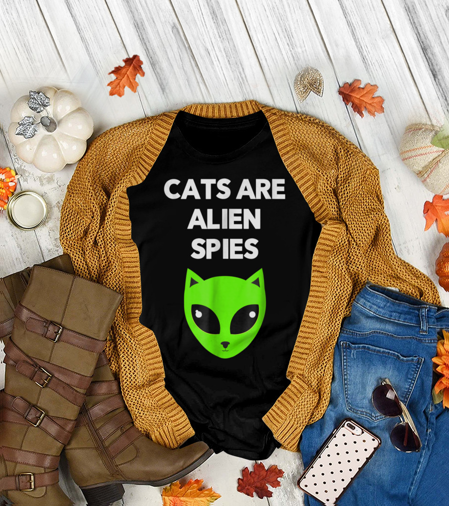 Cats Are Alien Spies Funny Green Alien Cat Face T-Shirt