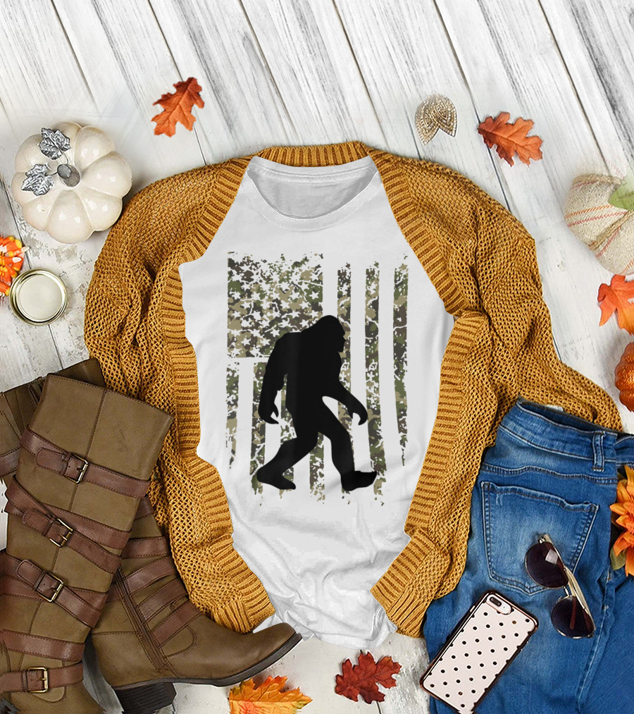 I Believe Bigfoot Sasquatch Camo Flag Patriotic Forest Walk T-Shirt