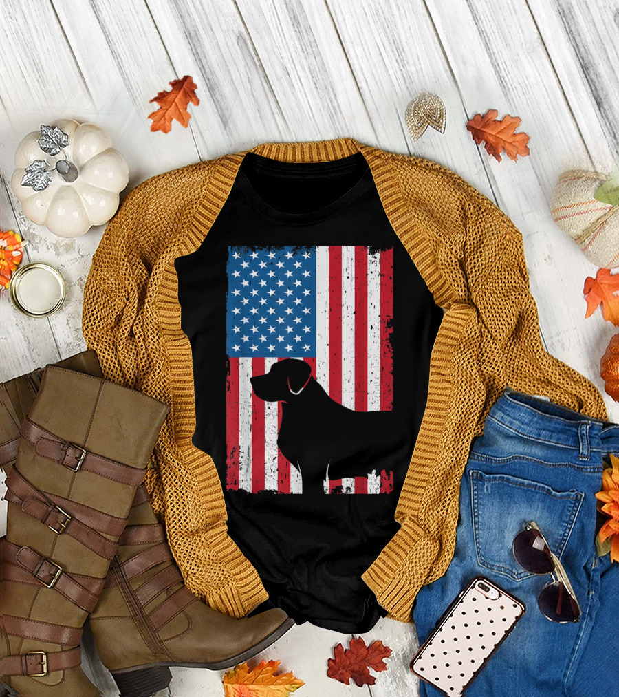 Golden Retriever Silhouette on Vintage American Flag Patriotic T-Shirt