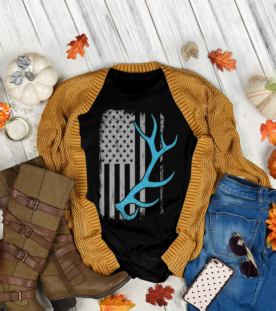 Vintage American Elk Hunter Antler with Distressed Flag T-Shirt