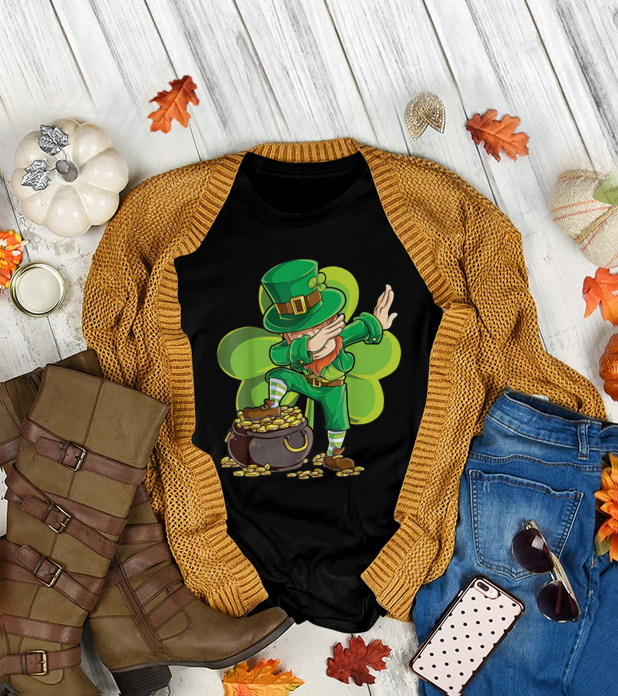 Boys St Patricks Day Kids Dabbing Leprechaun with Pot of Gold and Shamrock T-Shirt