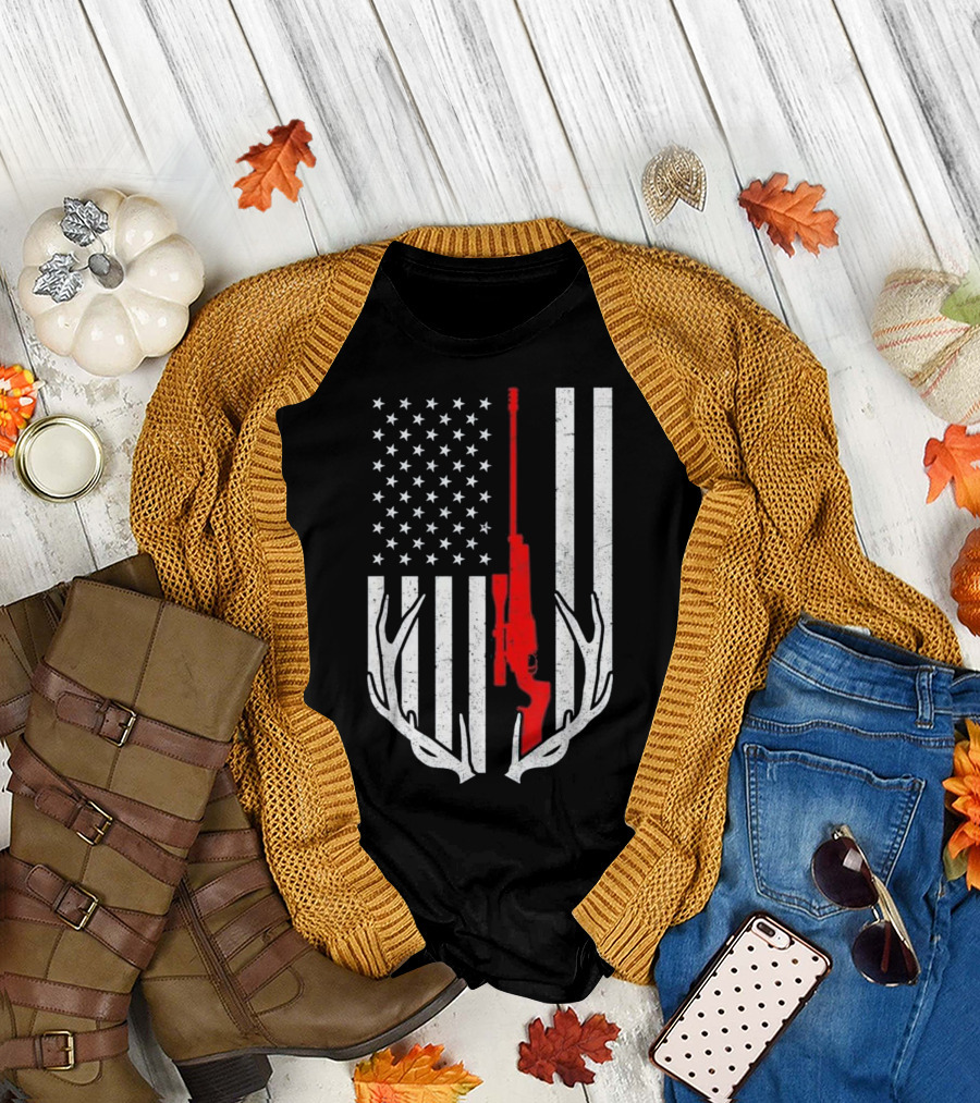 Vintage American Flag Deer Antler Rifle Hunting Camping T-Shirt