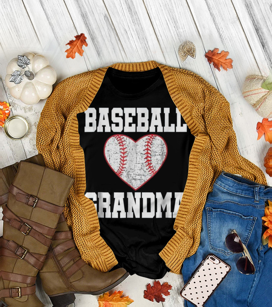 Baseball Grandma Heart Vintage Funny Gift Men T-Shirt