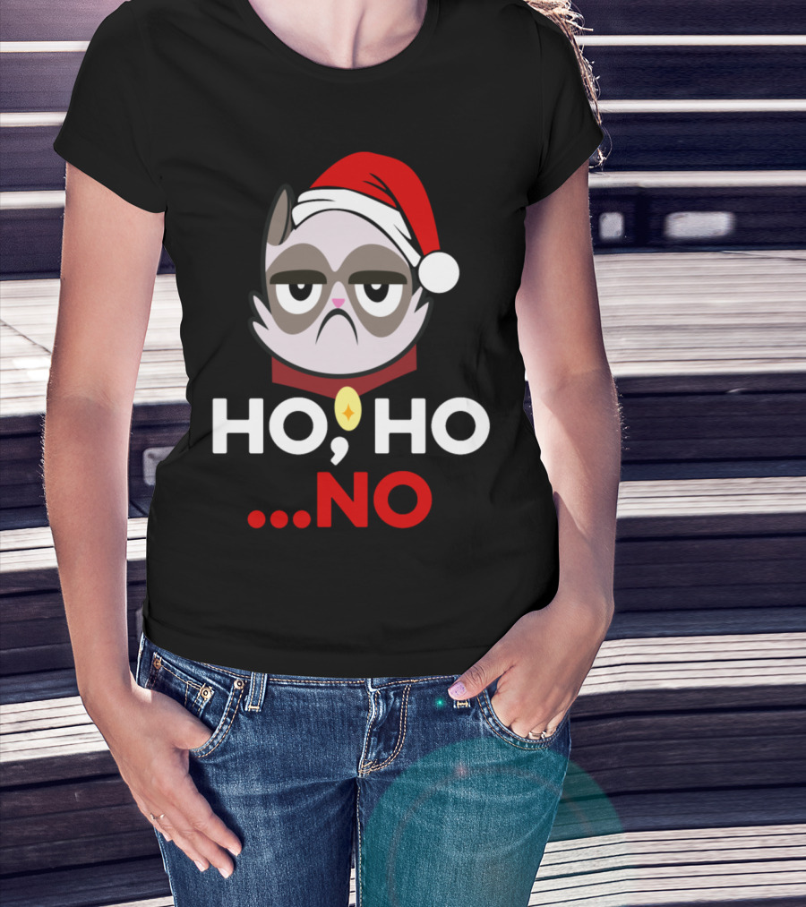 Ho Ho No Funny Grumpy Anti Christmas Cat With Santa Hat T-Shirt