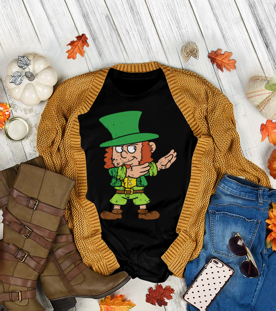 Retro Vintage Grunge Xmas Elf with Green Top Hat and Orange Beard T-Shirt