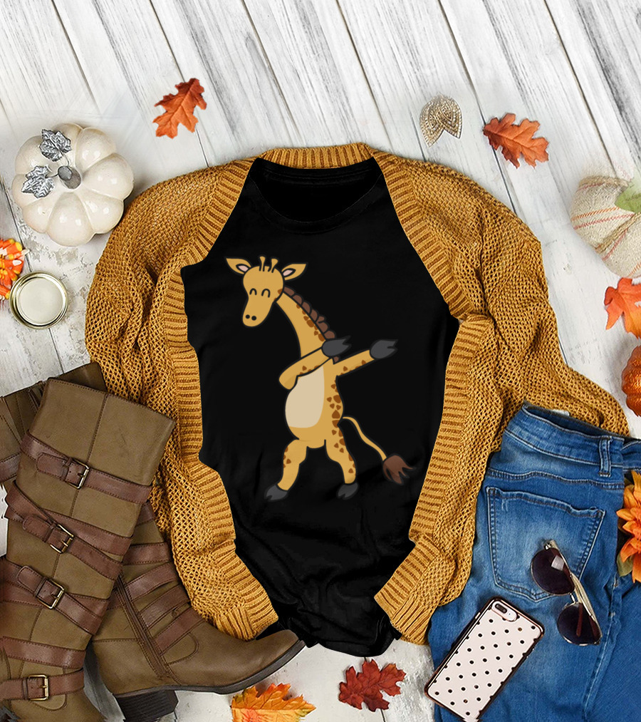 Dancing Giraffe Dabbing Fun T-Shirt