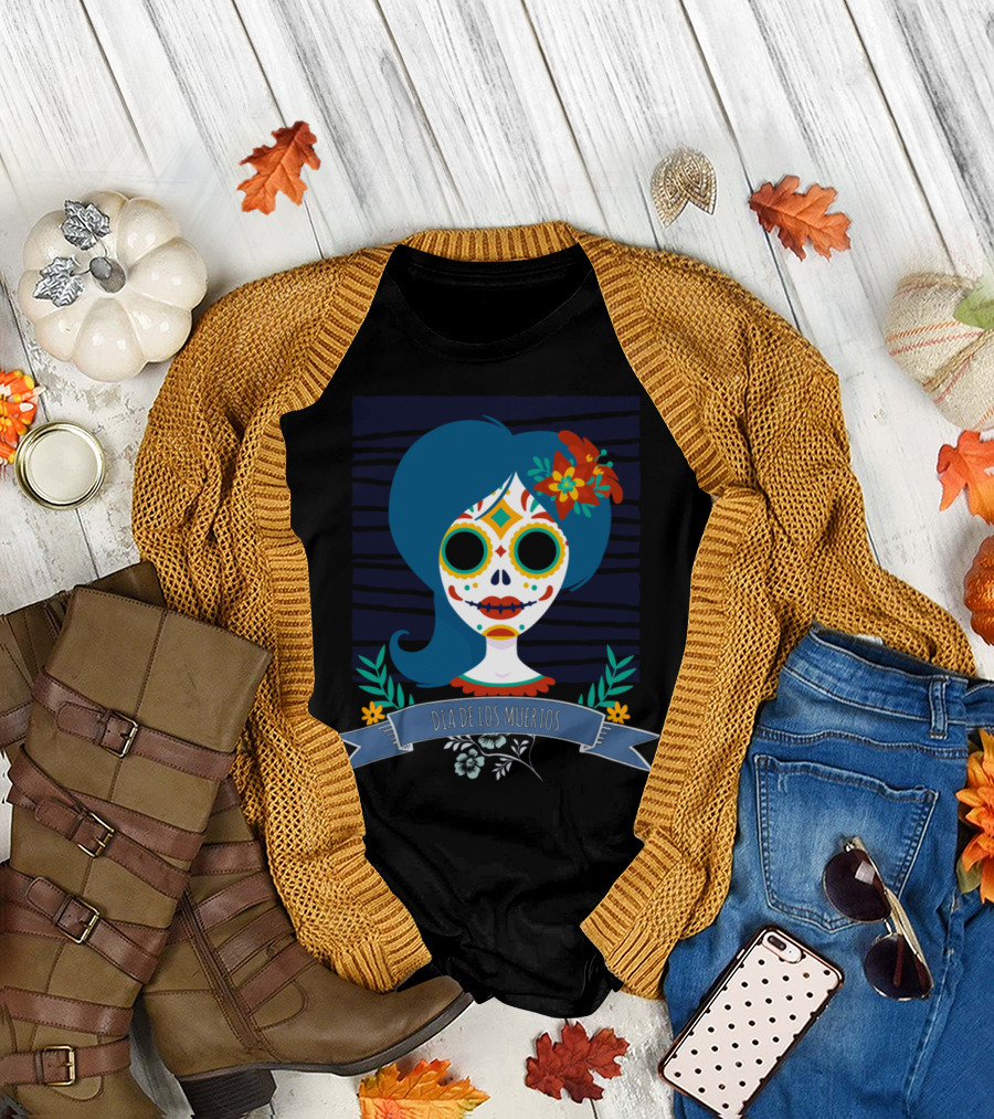 Día De Los Muertos Blue Haired Sugar Skull Girl With Red and Yellow Floral Accents T-Shirt