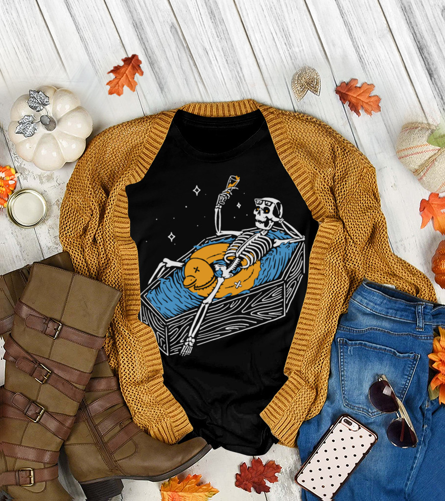 Skeleton Relaxing in Coffin Bathtub with Rubber Duck and Drink T-Shirt