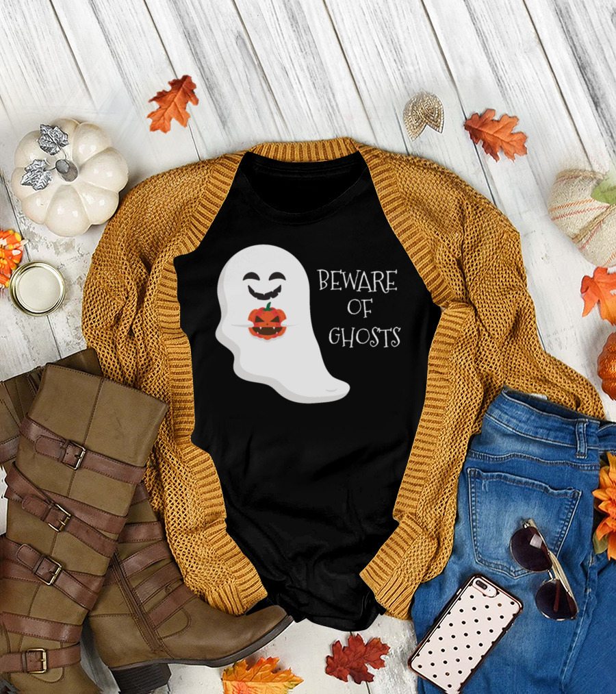 Cute Ghost Holding Pumpkin Beware Of Ghosts T-Shirt