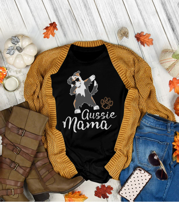 Funny Dabbing Aussie Mama Australian Shepherd Dog With Paw Prints T-Shirt