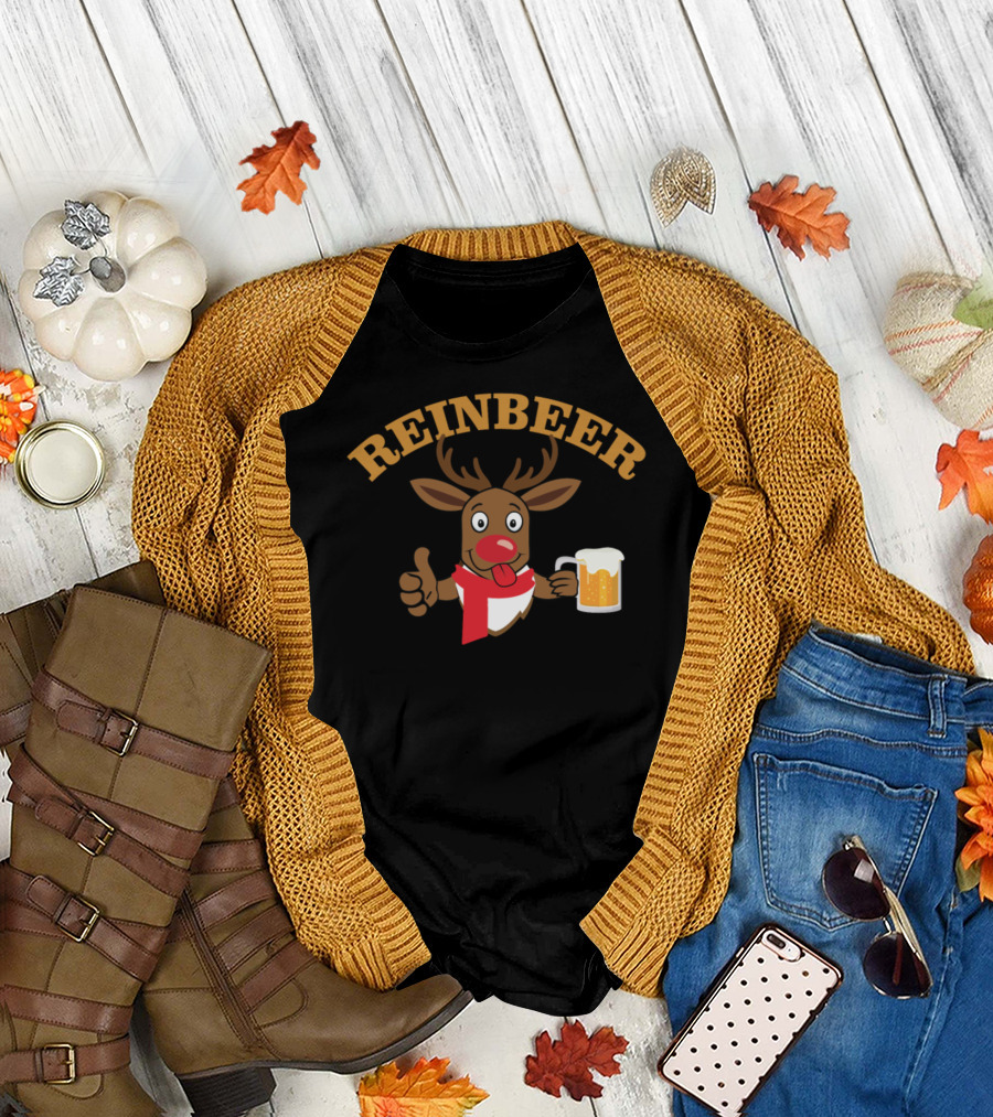 Reinbeer Christmas Reindeer Holding Beer Mug T-Shirt
