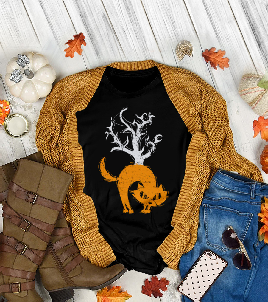 Scary Halloween Cat and Tree Cute Present T-Shirt