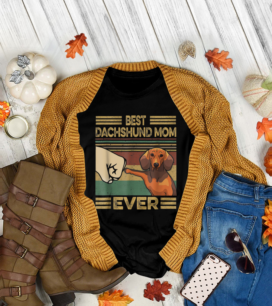 Best Dachshund Mom Ever Vintage Fist Bump T-Shirt