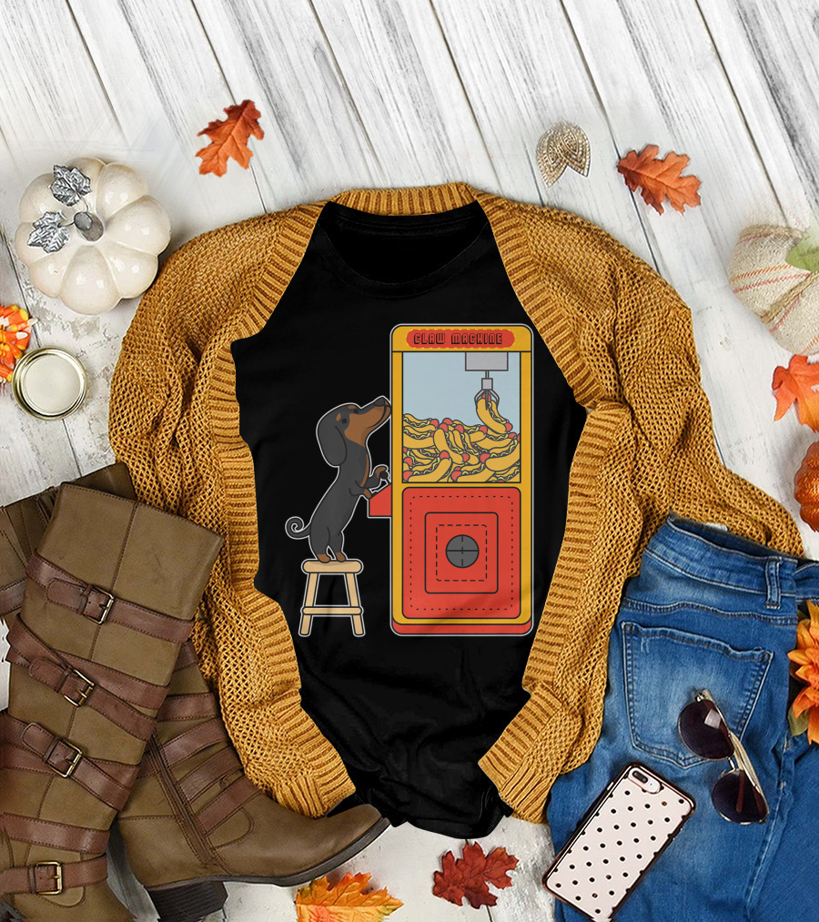Dachshund Claw Machine Wiener Dog Crane Game T-Shirt