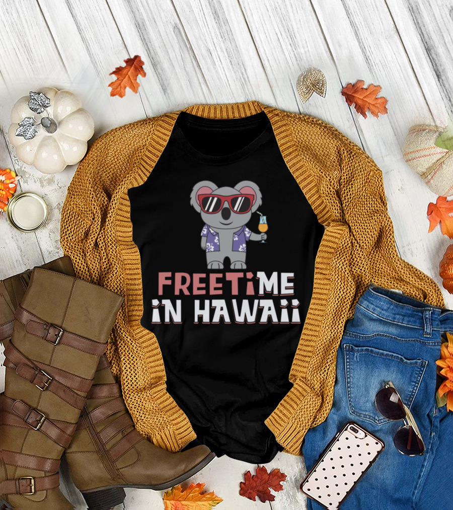 Freetime in Hawaii Koala in Sunglasses with Tropical Drink T-Shirt