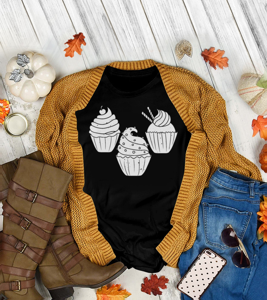 Cupcake Muffin Cake Biscuit Bakers Trio Dessert T-Shirt