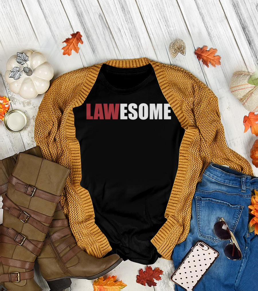 LAWESOME Lawyer Total Basics T-Shirt