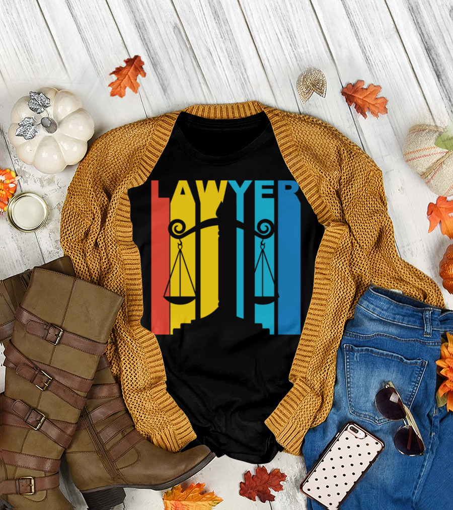 LAWYER Vintage Scales of Justice Retro Colors T-Shirt