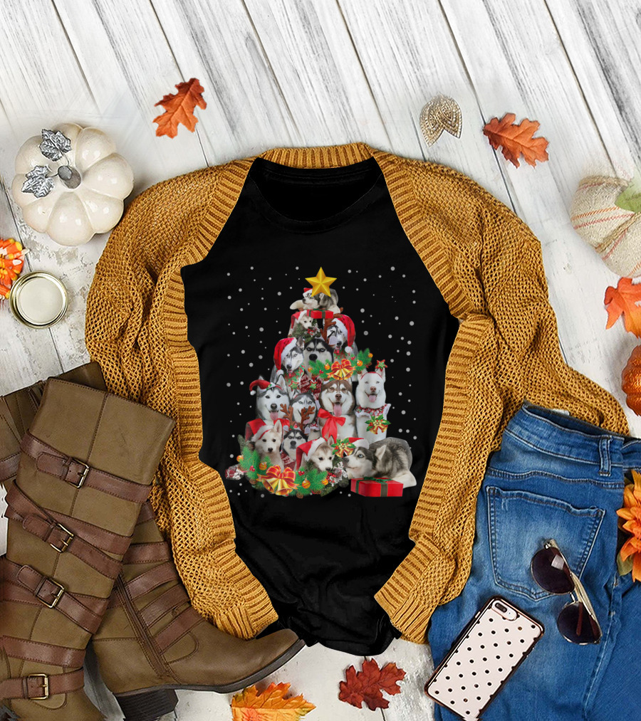 Siberian Husky Christmas Tree with Santa Hats and Holiday Decorations T-Shirt