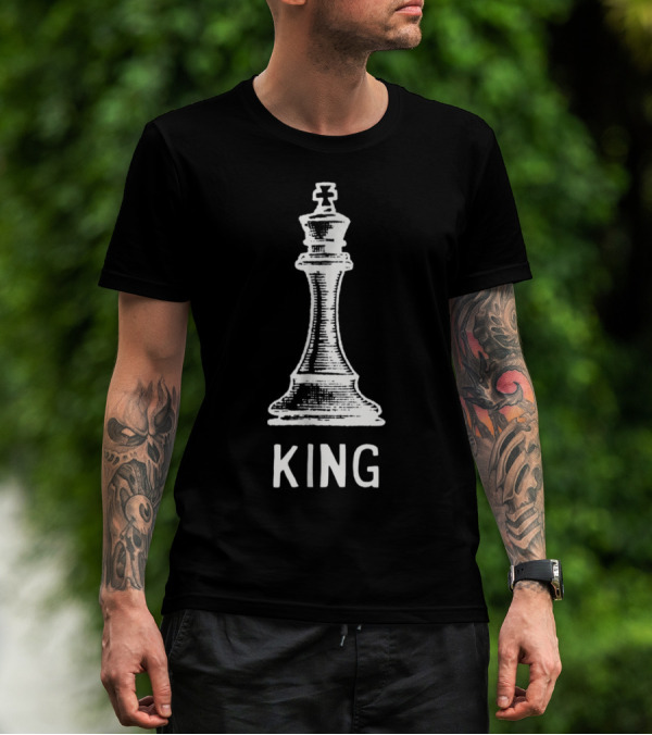 King Piece White Chess Figurine T-Shirt