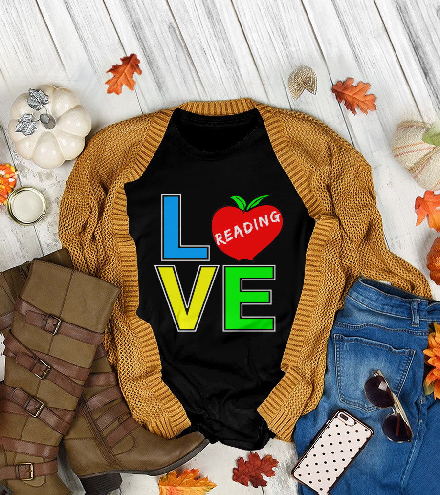 Reading Love Inspirational Teacher Apple Themed Text T-Shirt