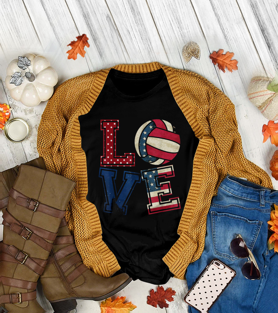 LOVE Volleyball USA Flag Patriotic American Volleyball Lover T-Shirt