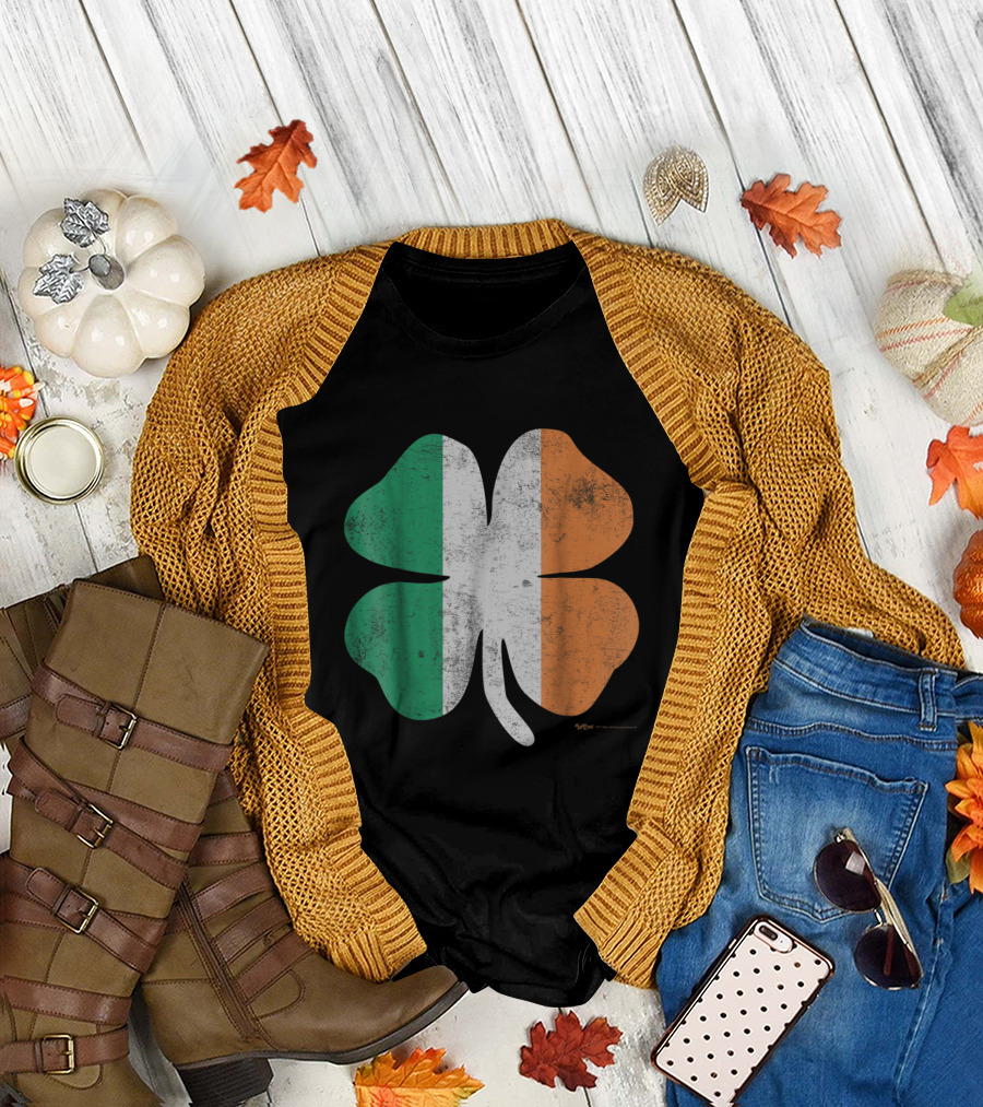 Vintage Irish Flag Shamrock St. Patrick's Day Emblem T-Shirt