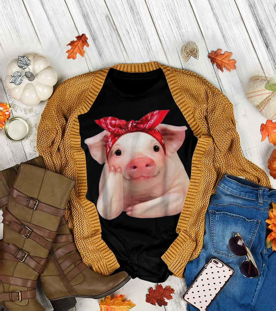 Red Bandanna Pig I Love Piggy Funny T-Shirt