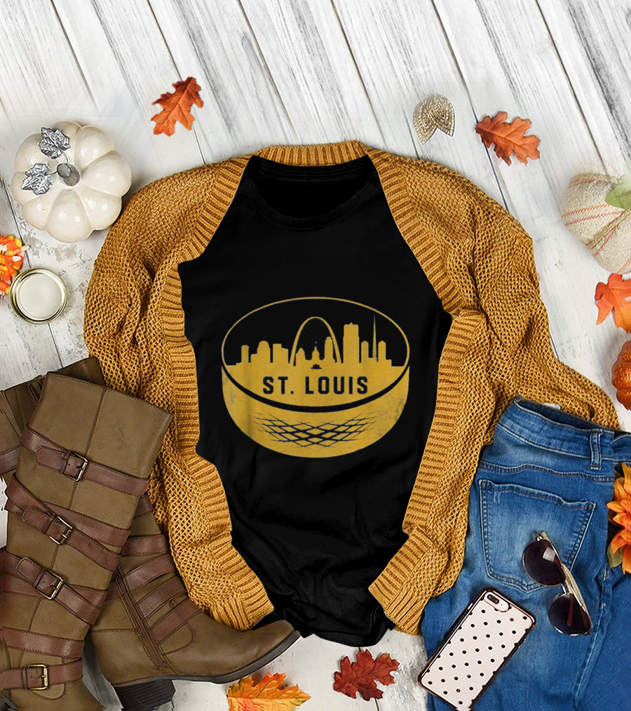 Vintage St. Louis Missouri Cityscape Hockey Puck Arch Skyline T-Shirt