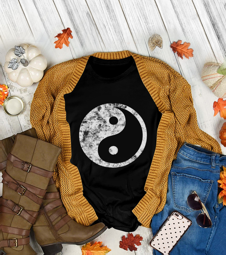 Yin Yang Fun Symbol Grunge Texture Vintage Yin Yang T-Shirt