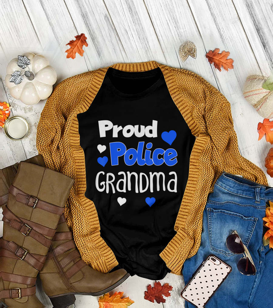 Proud Police Grandma Police Officer Blue Hearts T-Shirt