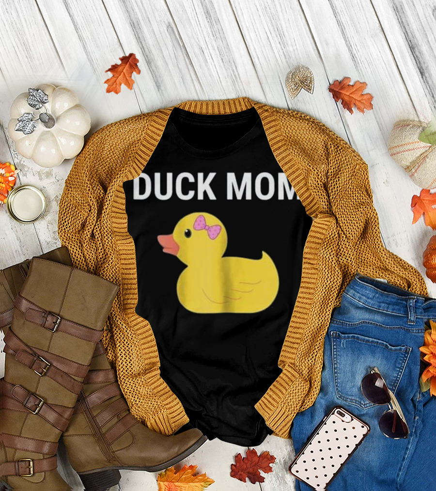 Duck Mom Cute Rubber Duck Lover Pink Bow T-Shirt