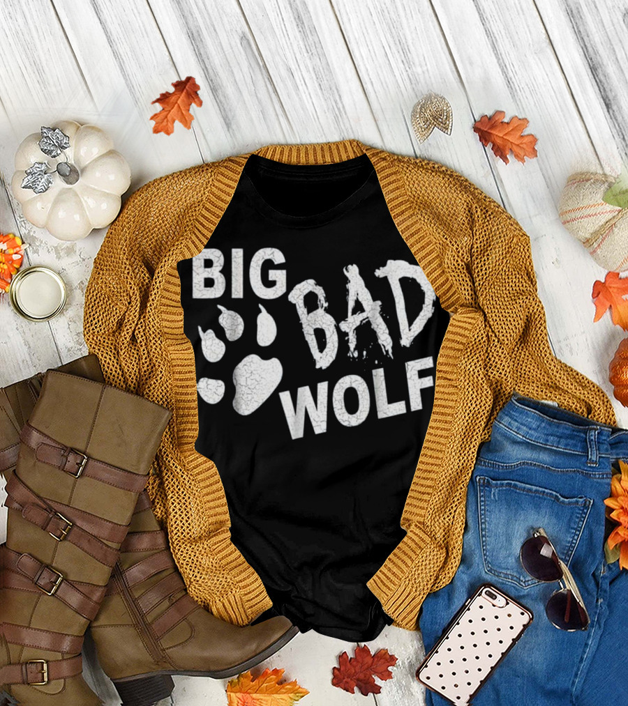 Big Bad Wolf Paw Distressed White Novel T-Shirt