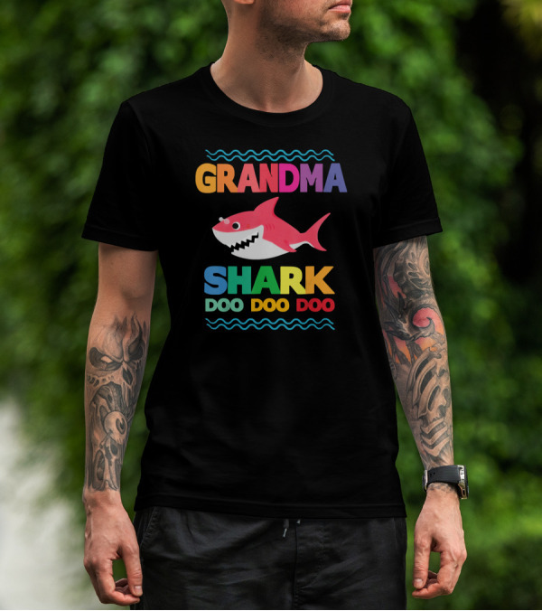 Grandma Shark Doo Doo Doo Colorful Cartoon T-Shirt