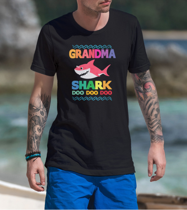 Grandma Shark Doo Doo Doo Colorful Cartoon T-Shirt