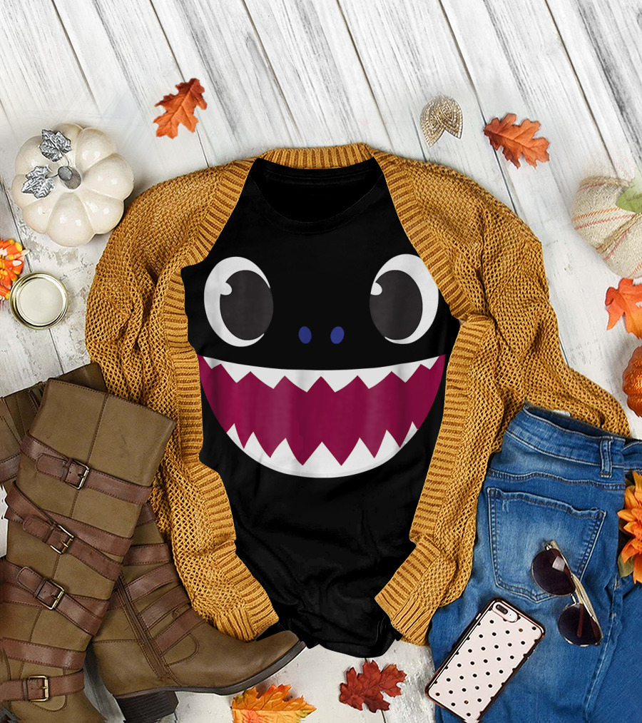Pinkfong Baby Shark Daddy Shark Big Face Grinning T-Shirt