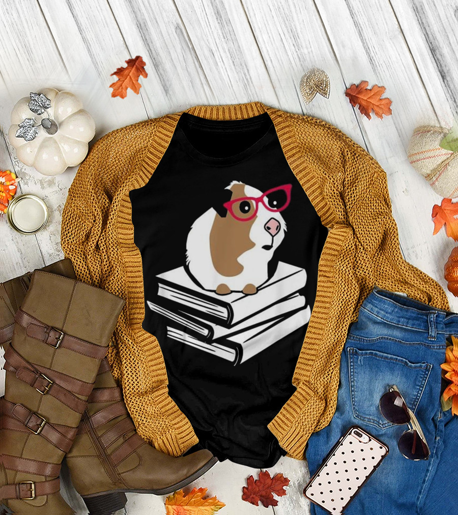 Guinea Pig Nerd with Red Glasses on Books Reading Love T-Shirt