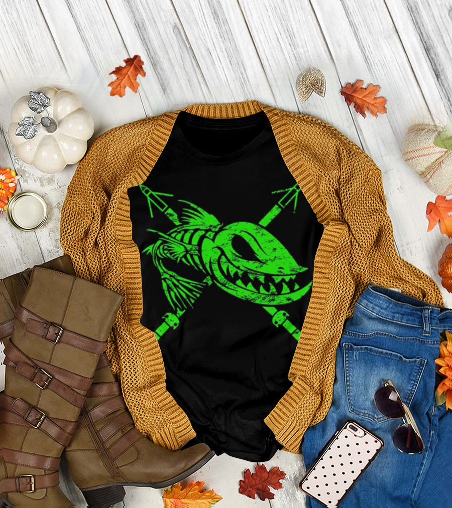 Bow Fishing Crossed Arrow Skeleton T-Shirt