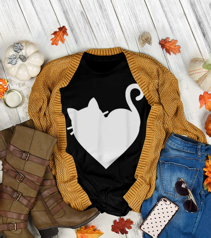 Cute Cat Heart Design for Men and Women in 5 Colors T-Shirt