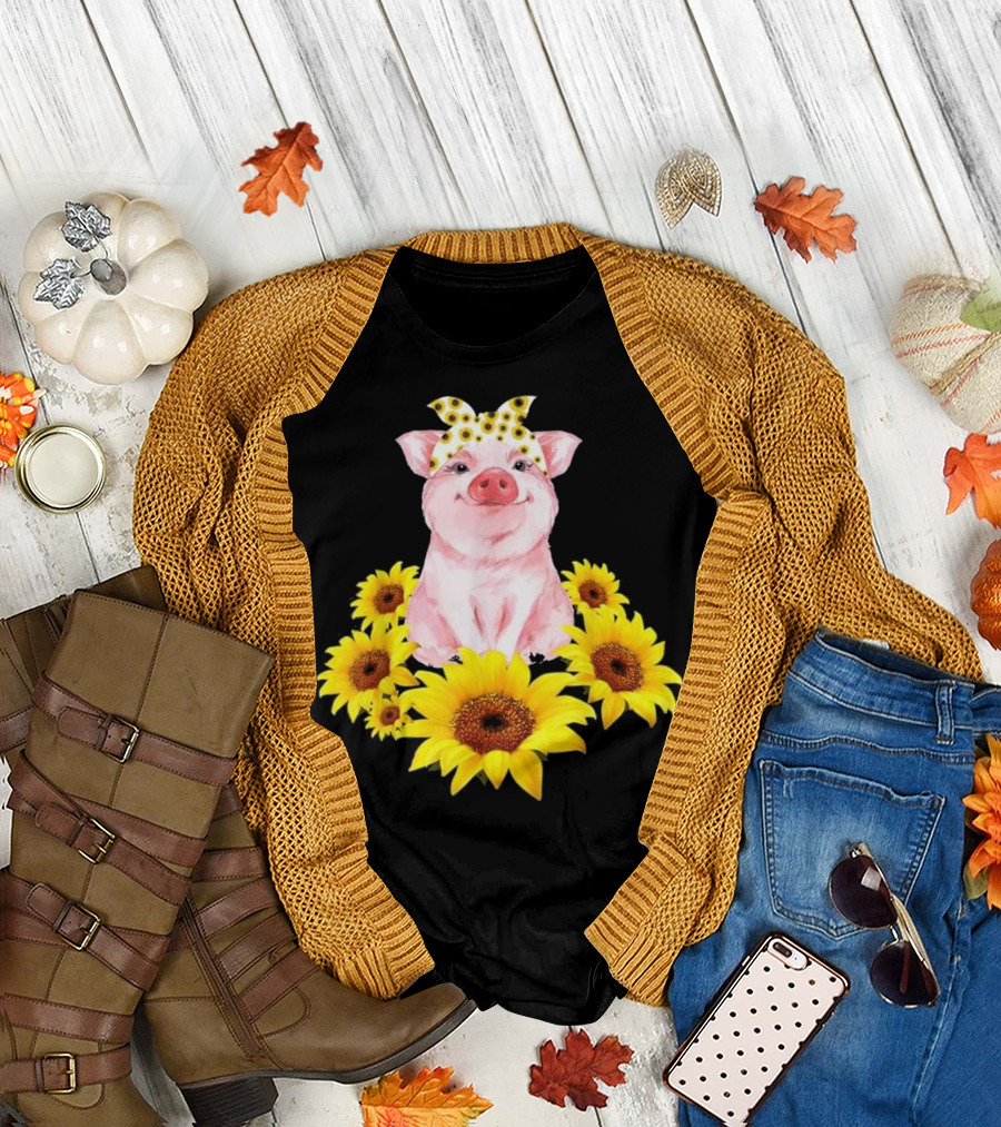 Cute Sunflower Adorned Piggy With Polka Dot Banda Surrounded by Sunflowers T-Shirt