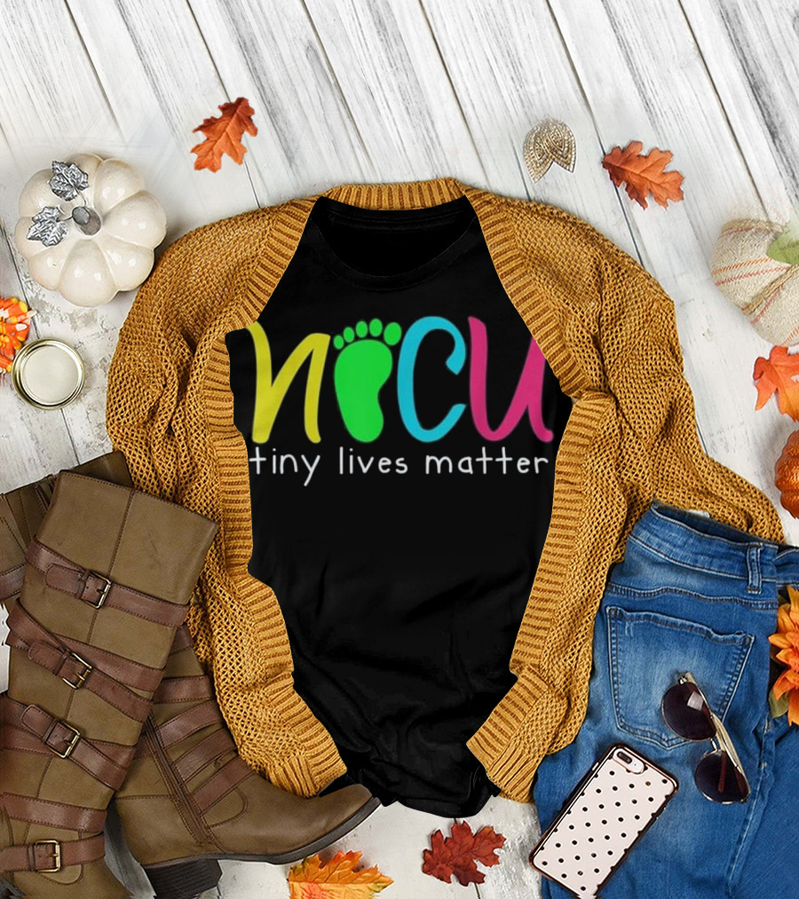 NICU Tiny Lives Matter Neonatal Nurse Bright Footprint T-Shirt