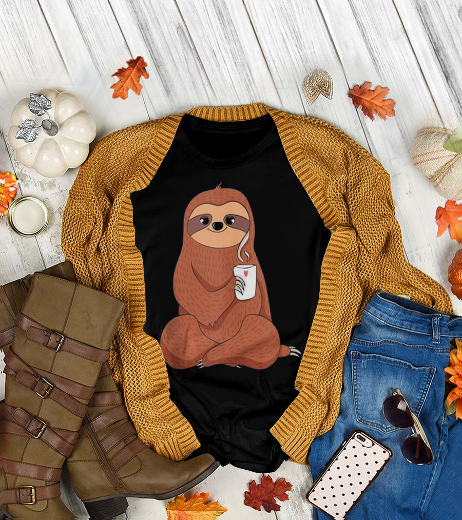 Cute Sloth Holding Heart Mug with Cozy Smile T-Shirt