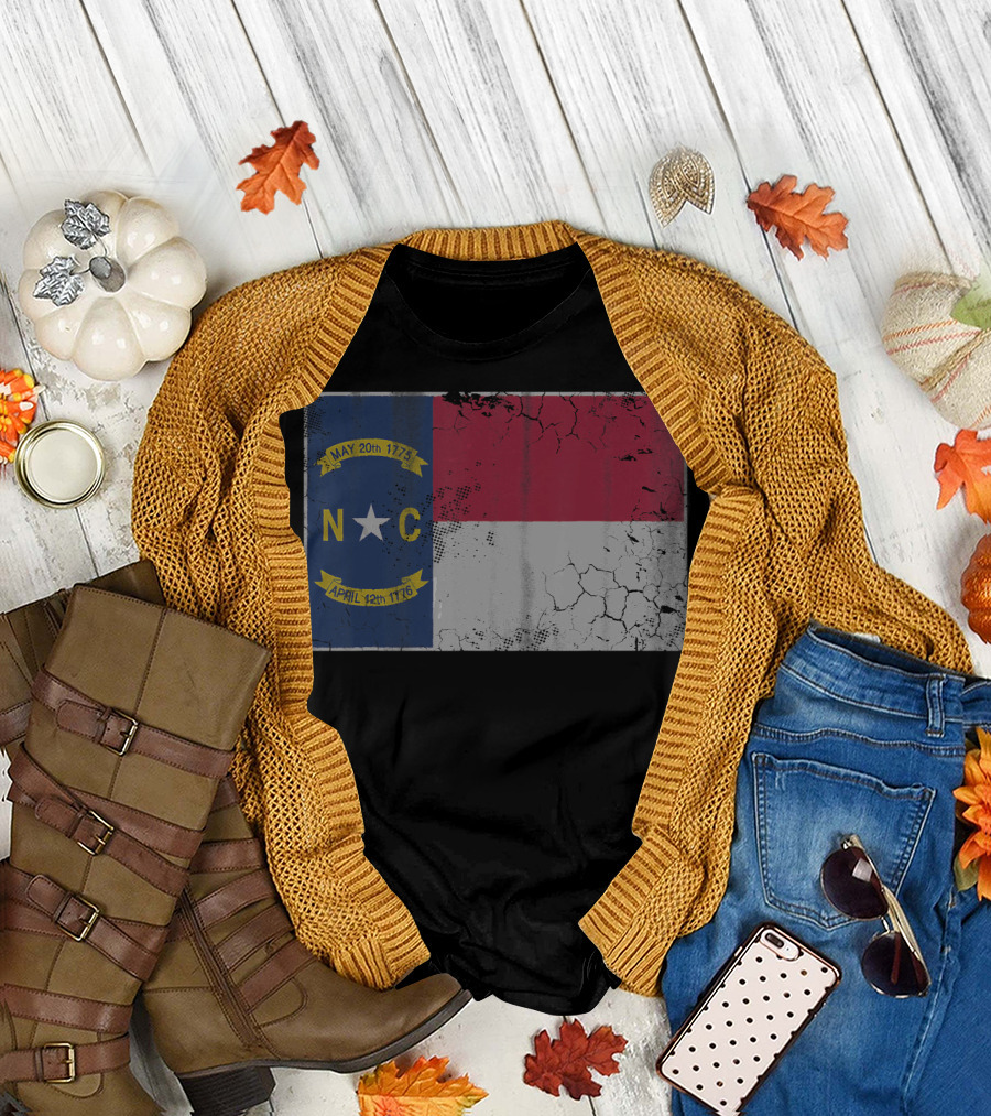 North Carolina State Flag Grunge Style May 20th 1775 April 12th 1776 T-Shirt